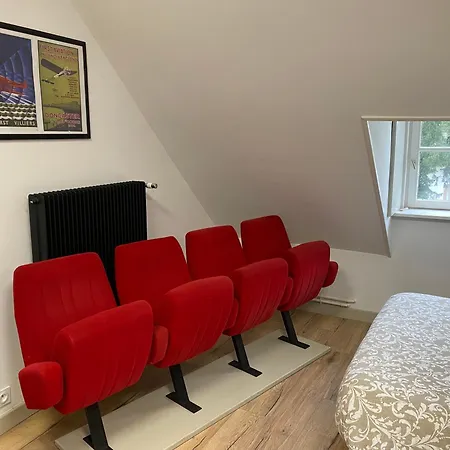 Vintage - Terrasse - Fauteuils De Cinema דירה